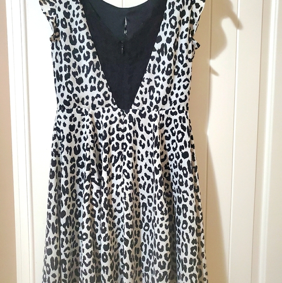 Dress - Picture 3 of 4